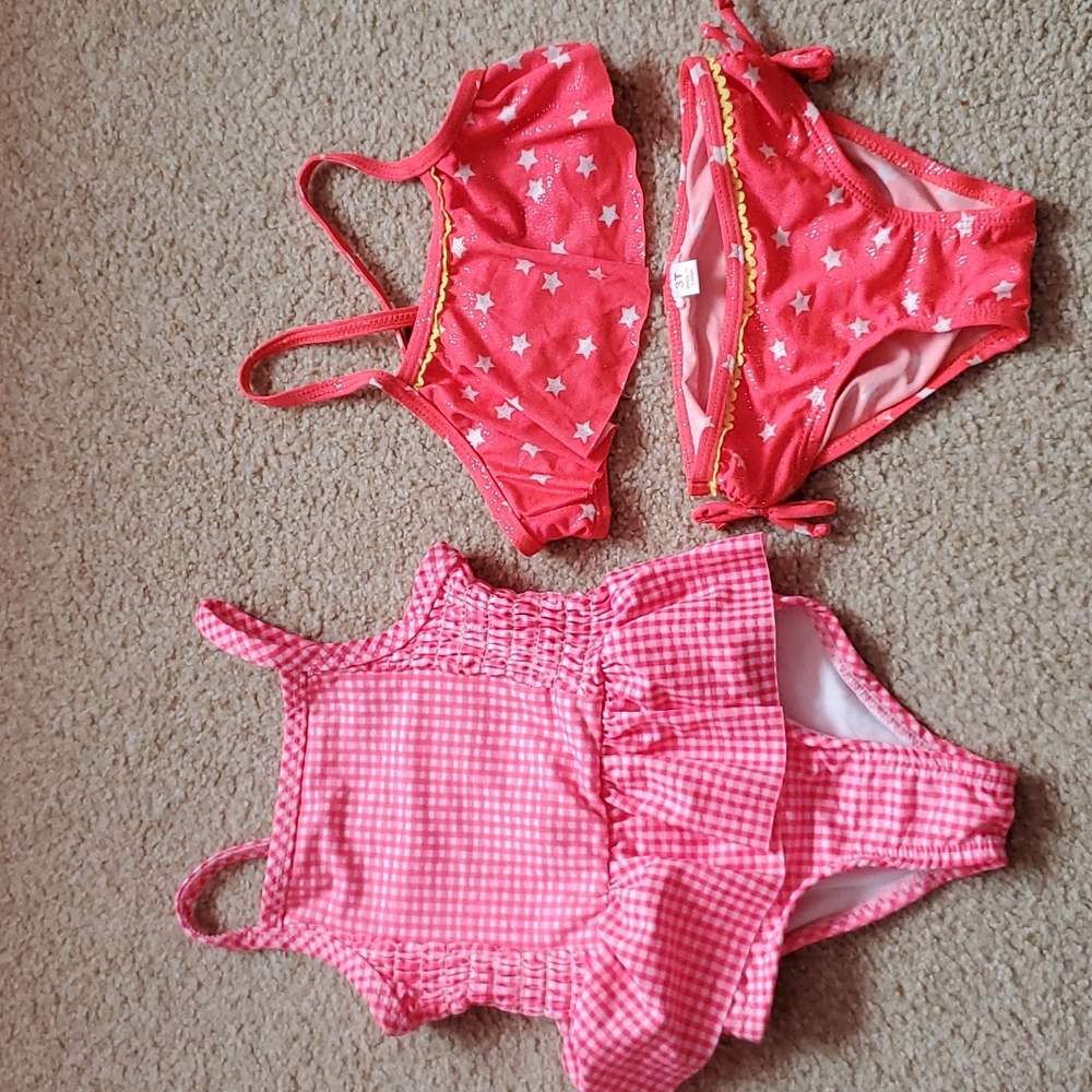 Bundle- 2 swimming suits, size 3T, one- piece and 2- piece. Never worn